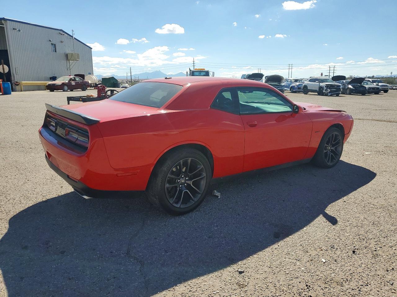2016 Dodge Challenger R/T - zdjęcie 3