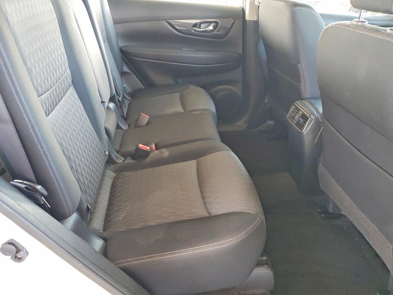 2017 Nissan Rogue S - zdjęcie 11