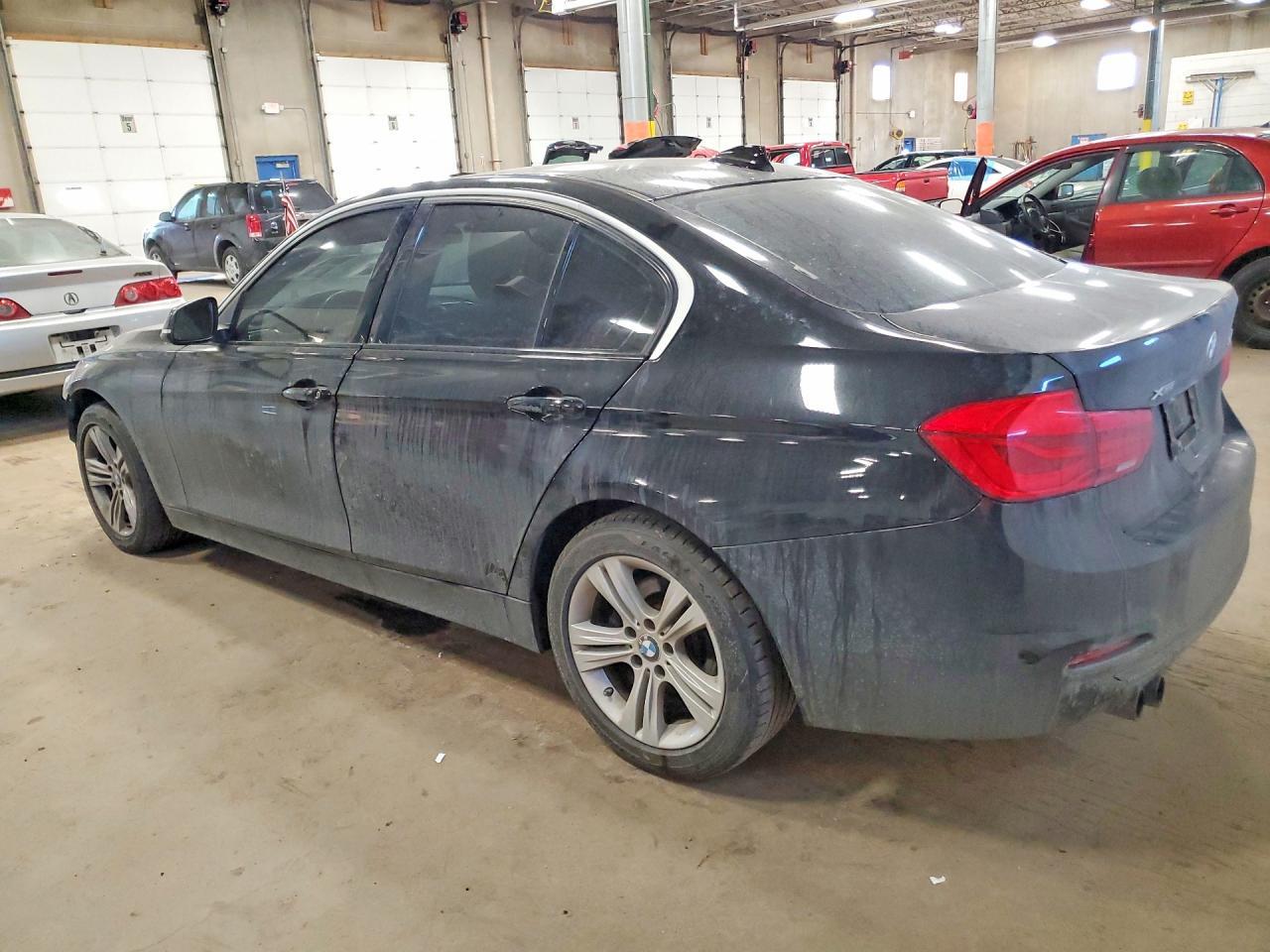 2018 BMW 330 Xi - zdjęcie 2