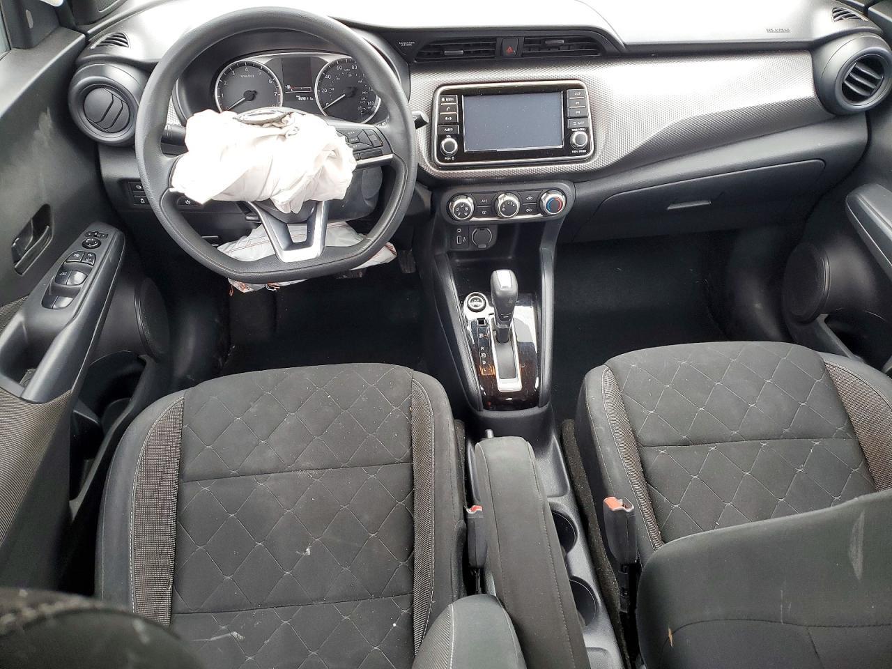 2020 Nissan Kicks S - zdjęcie 8