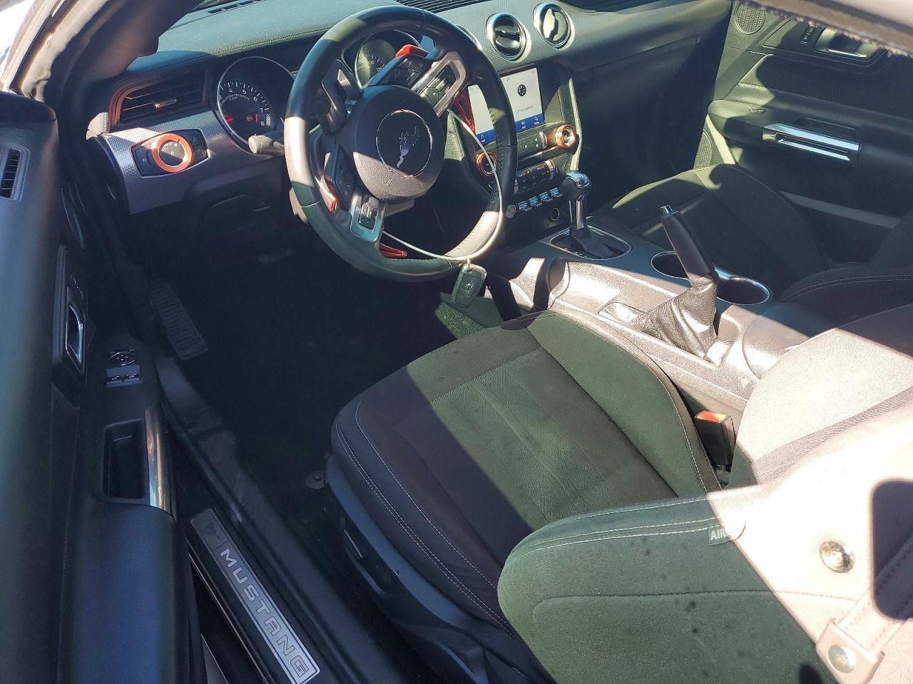 2020 Ford Mustang Gt - zdjęcie 8