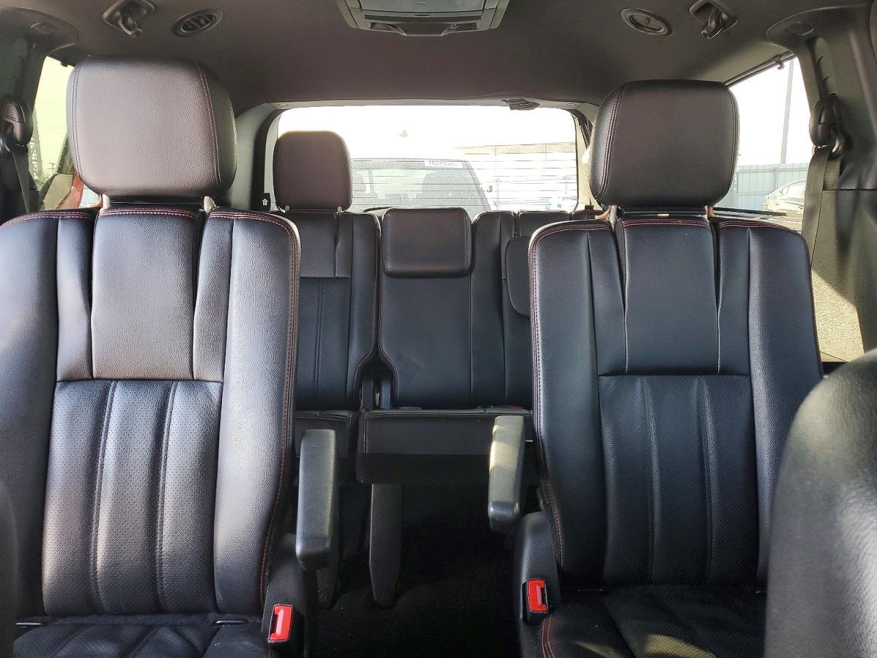 2015 Dodge Grand Caravan R/T - zdjęcie 10