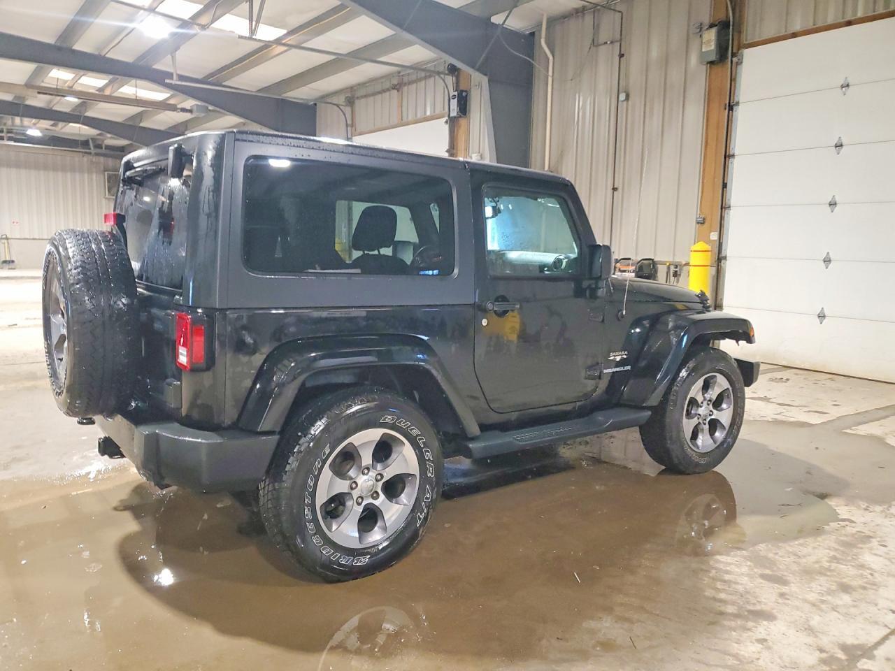 2016 Jeep Wrangler Sahara - zdjęcie 3
