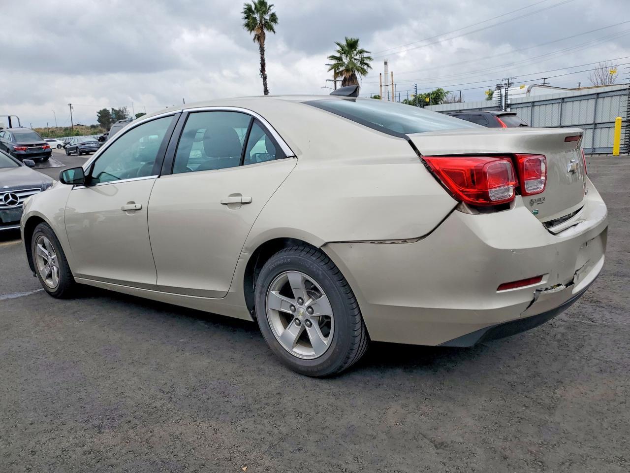 2015 Chevrolet Malibu Ls - zdjęcie 2