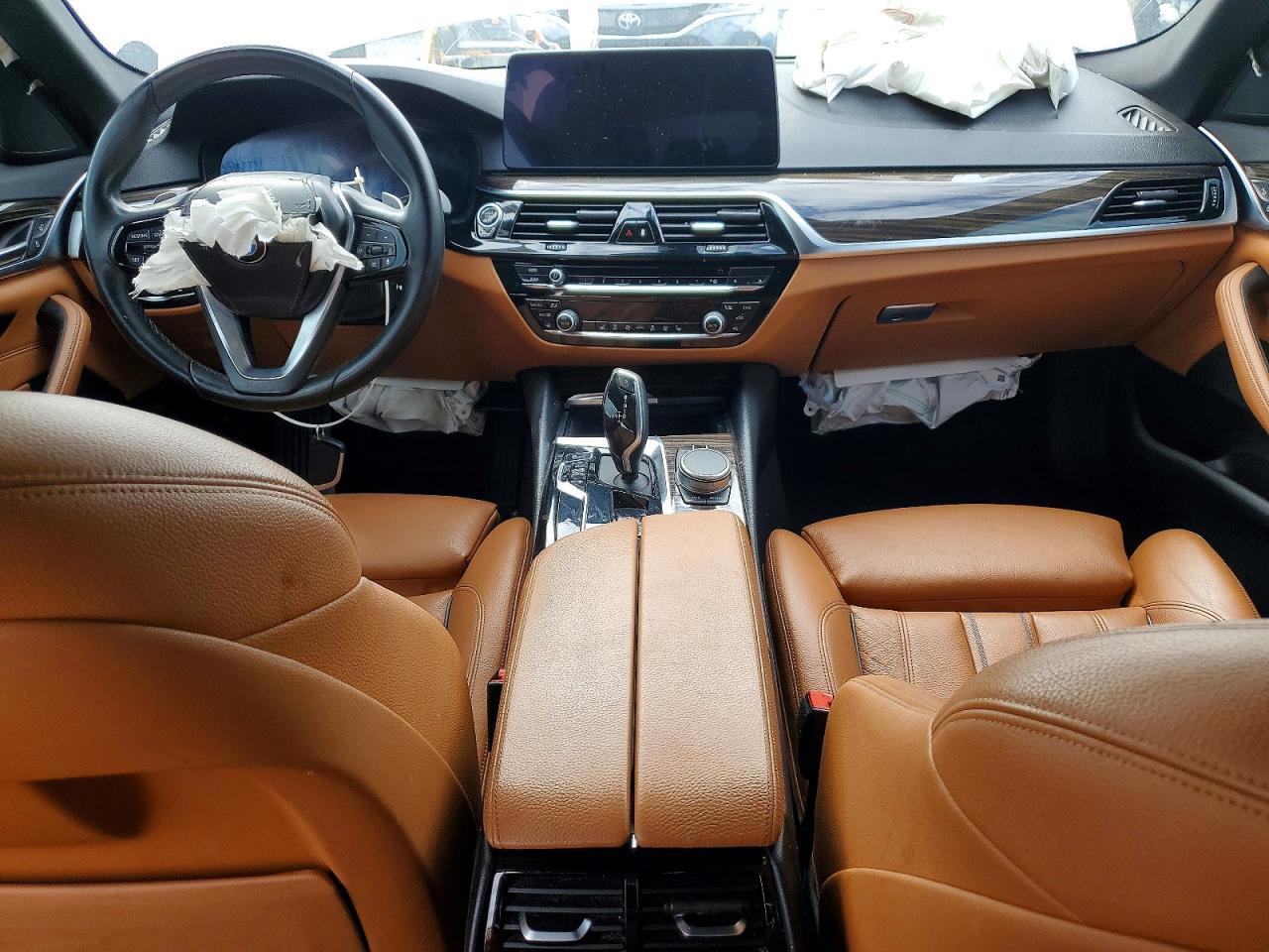 2021 BMW 530 I - zdjęcie 8