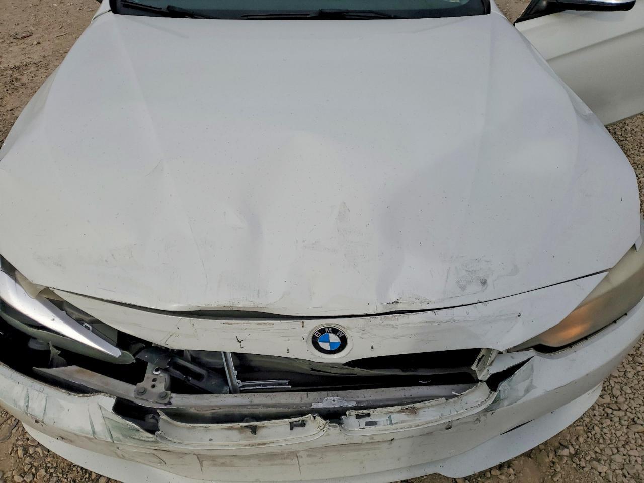 2015 BMW 320 I - zdjęcie 11