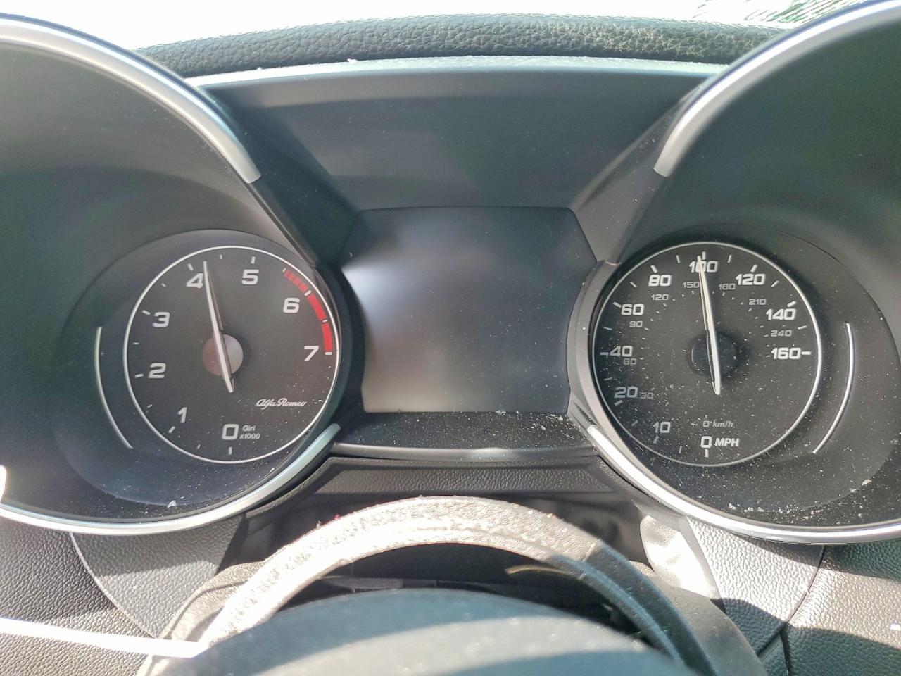 2019 Alfa Romeo Giulia Ti - zdjęcie 9