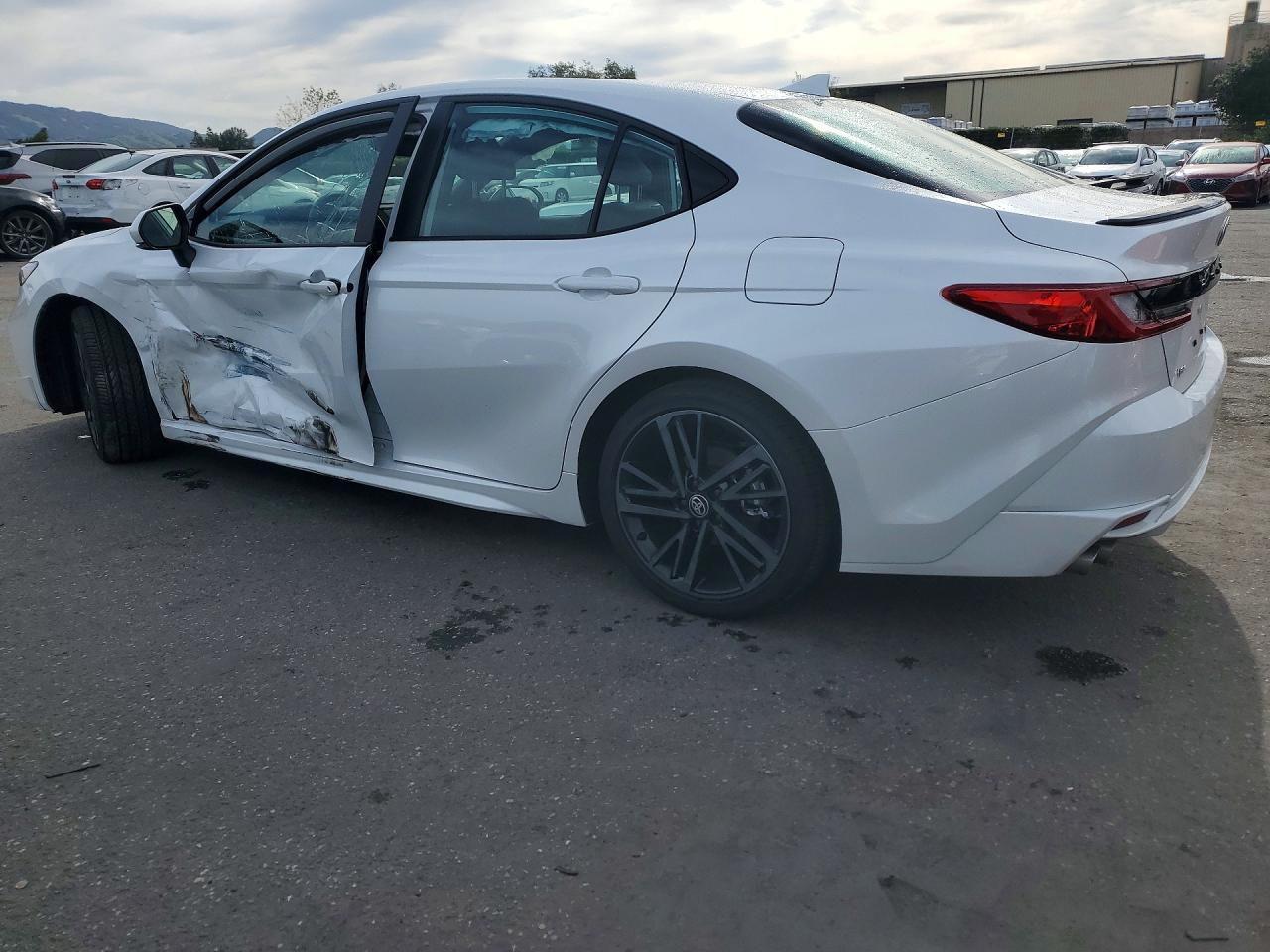 2025 Toyota Camry Xse - zdjęcie 2