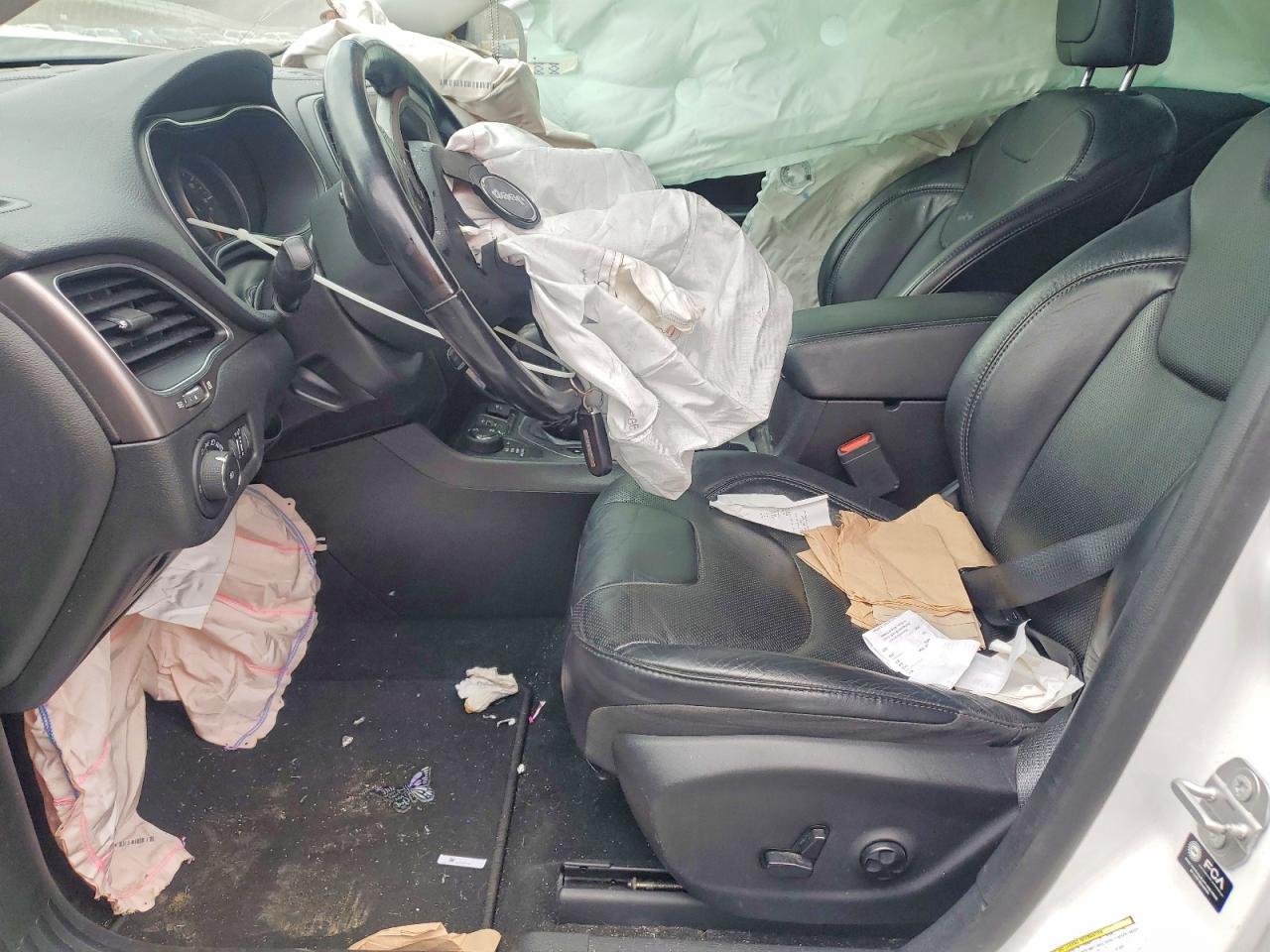 2021 Jeep Cherokee Latitude Lux - zdjęcie 7