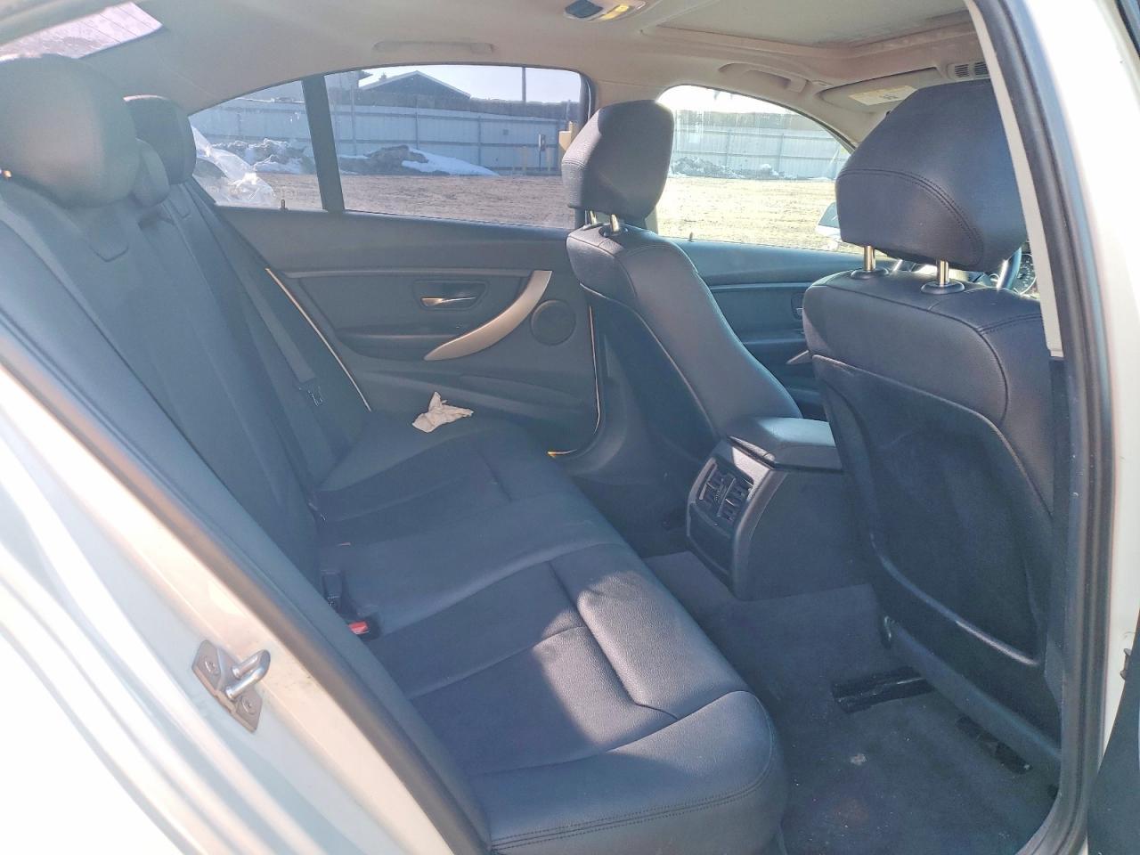 2014 BMW 320 I xDrive - zdjęcie 10