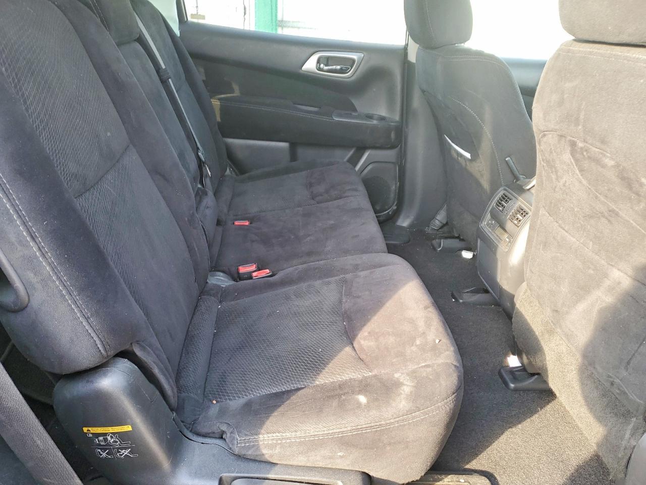 2015 Nissan Pathfinder S - zdjęcie 11