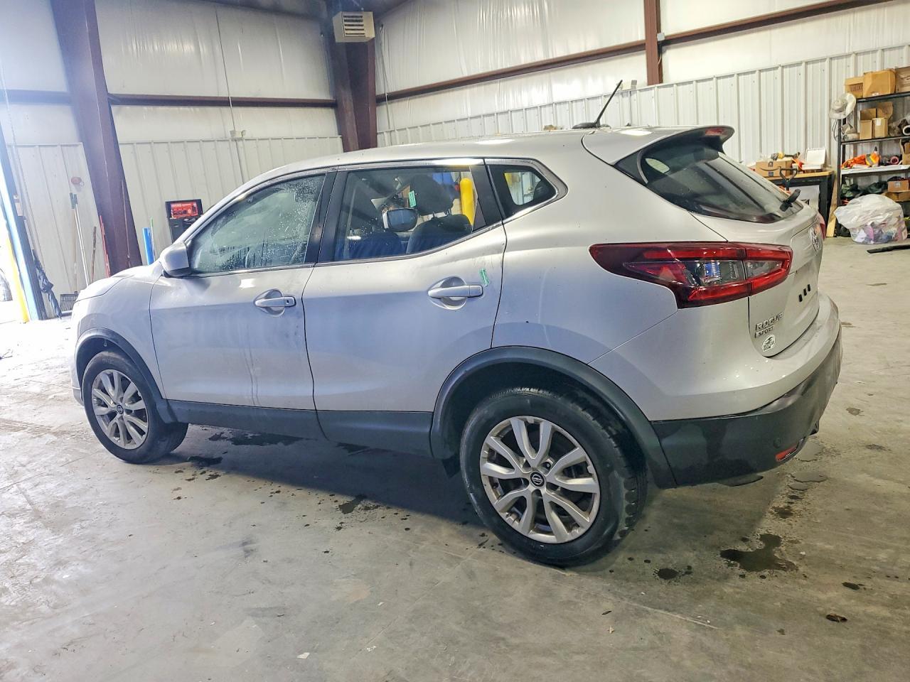 2022 Nissan Rogue Sport S - zdjęcie 2