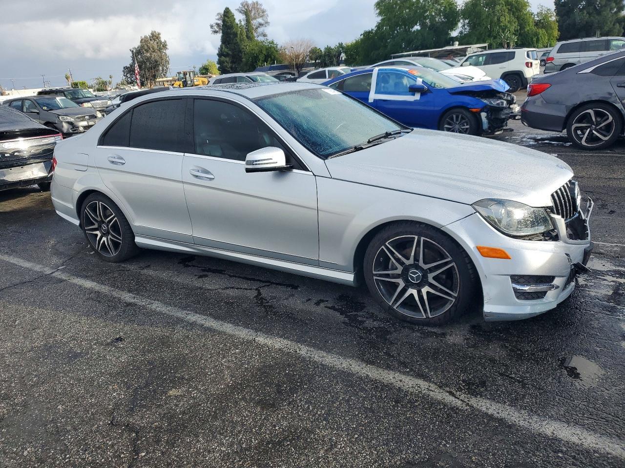 2014 Mercedes-Benz C 250 - zdjęcie 4