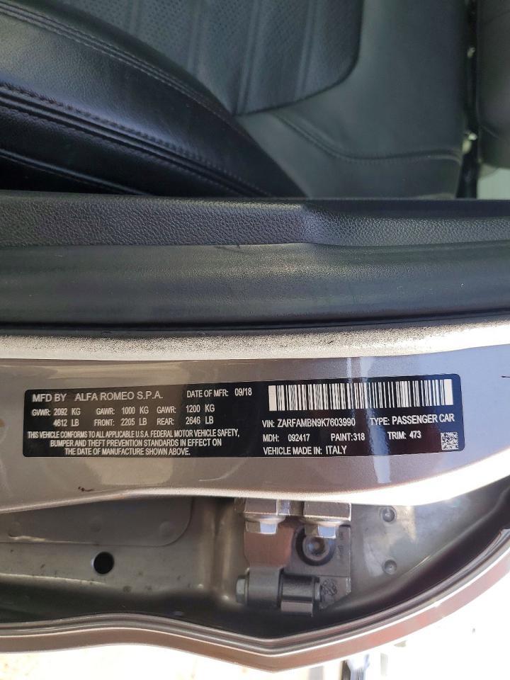 2019 Alfa Romeo Giulia Ti - zdjęcie 12