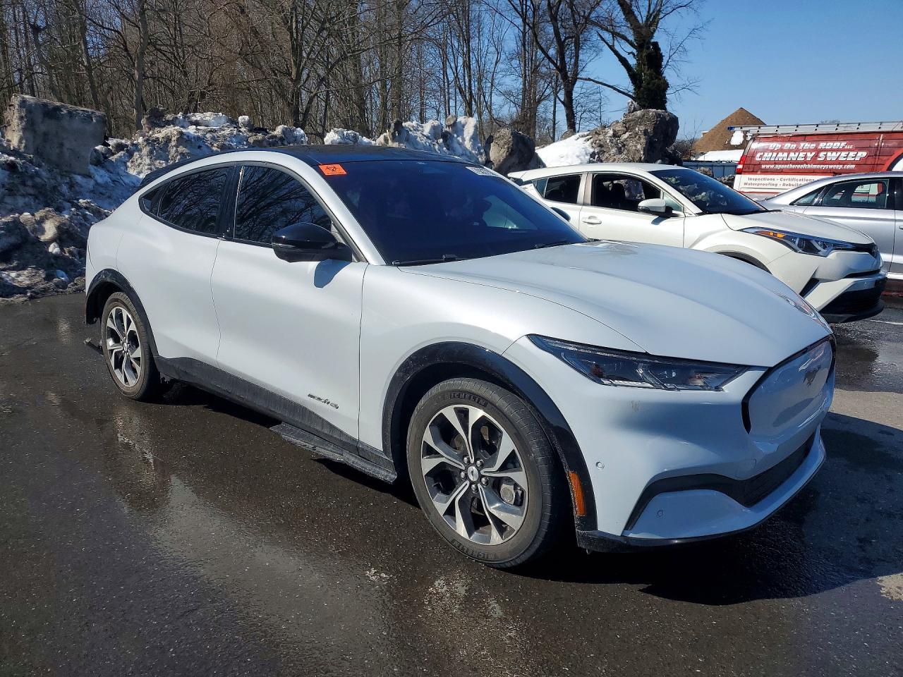 2022 Ford Mustang Mach-E Premium - zdjęcie 4