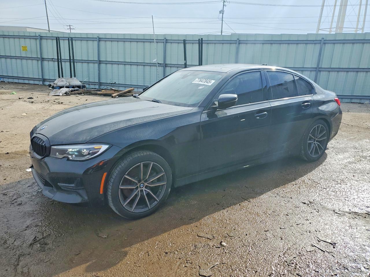 2021 BMW 330Xi - zdjęcie główne