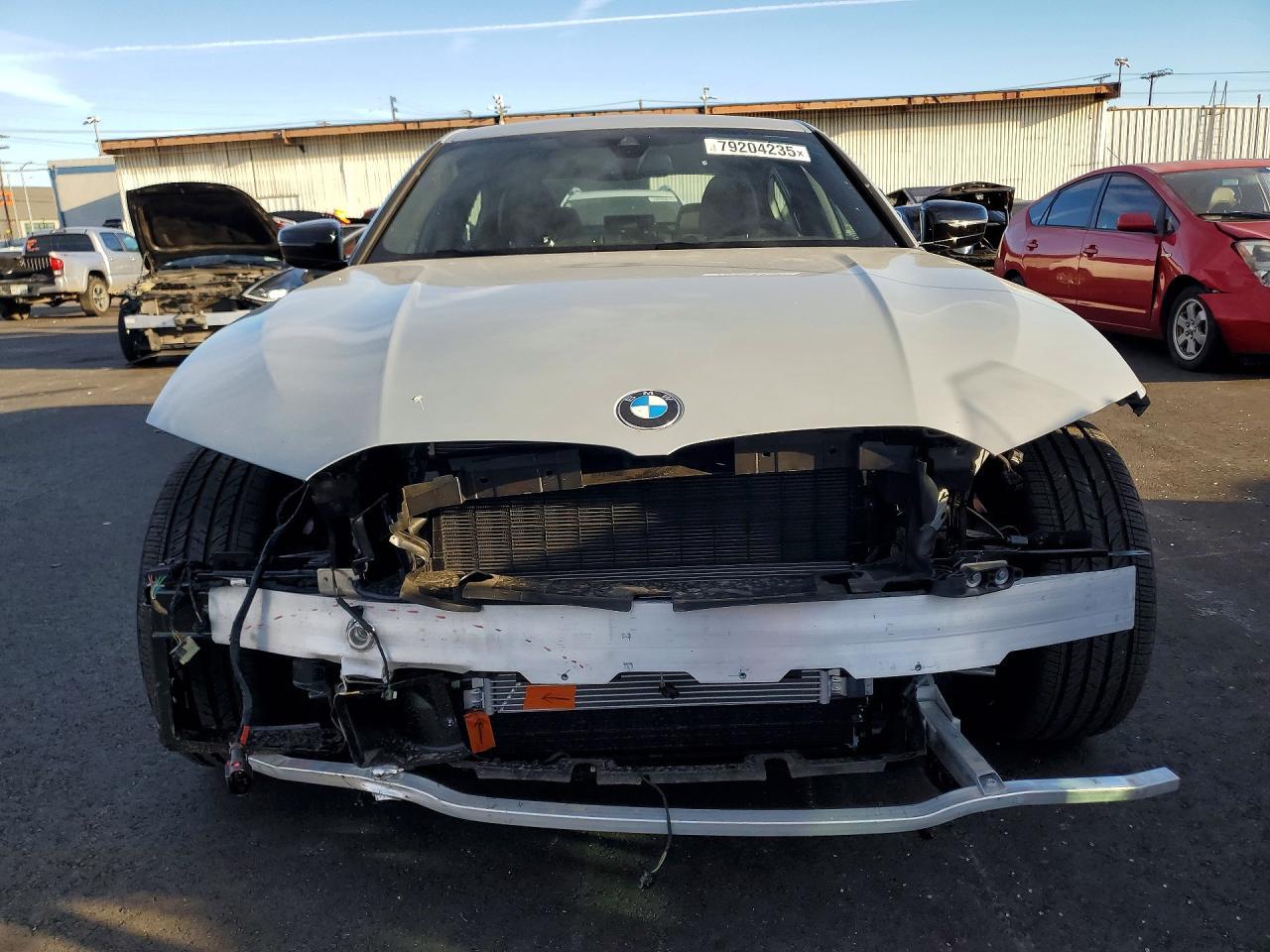 2025 BMW 330I - zdjęcie 5