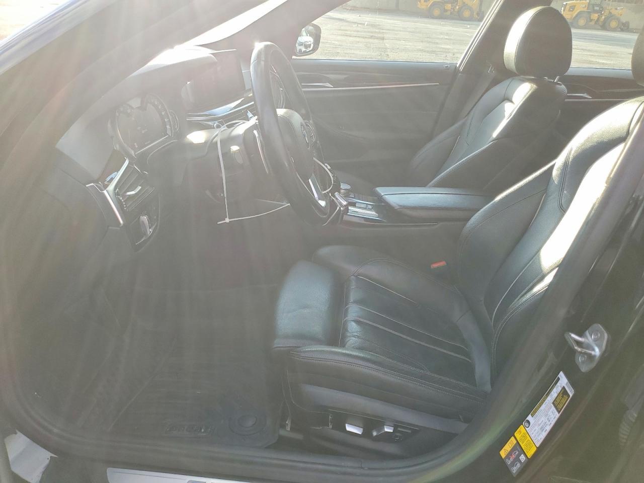 2019 BMW 530E - zdjęcie 7