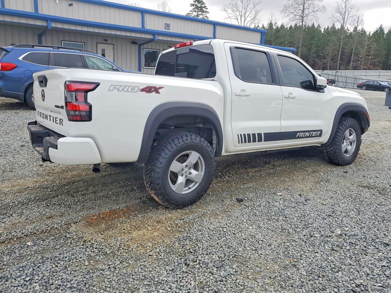 2023 Nissan Frontier S - zdjęcie 3