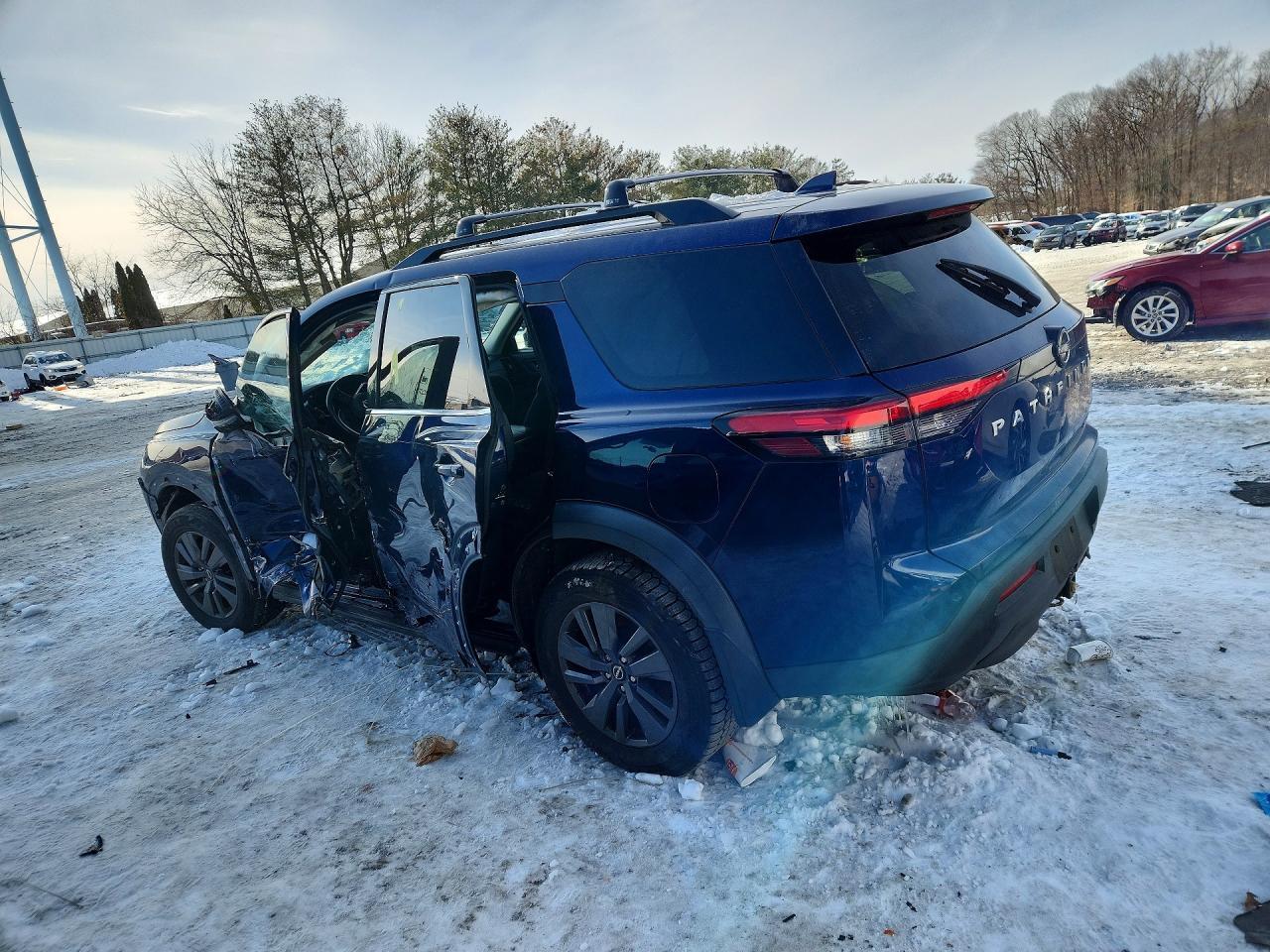 2022 Nissan Pathfinder Sv - zdjęcie 2