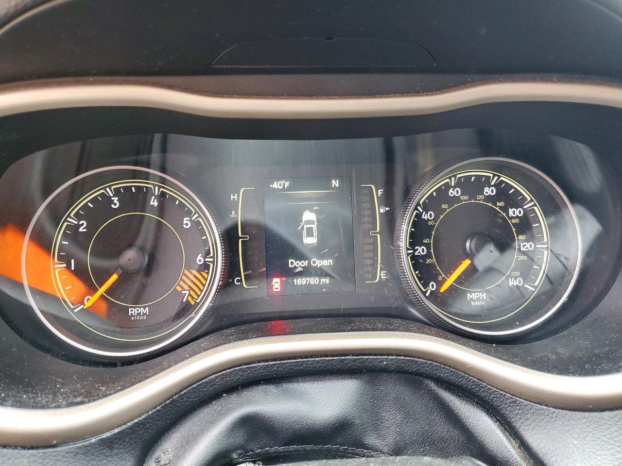 2015 Jeep Cherokee Latitude - zdjęcie 9