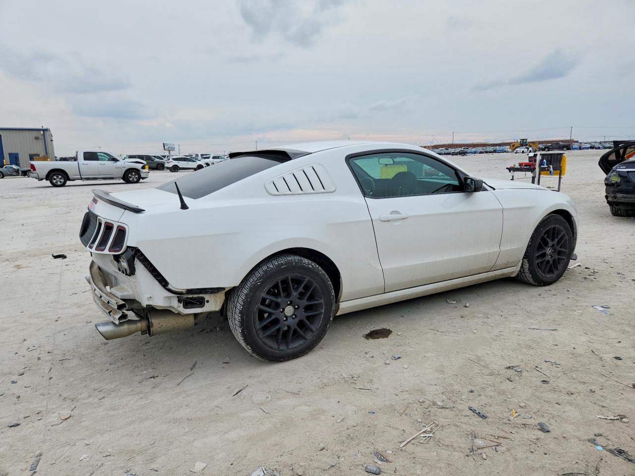 2014 Ford Mustang - zdjęcie 3