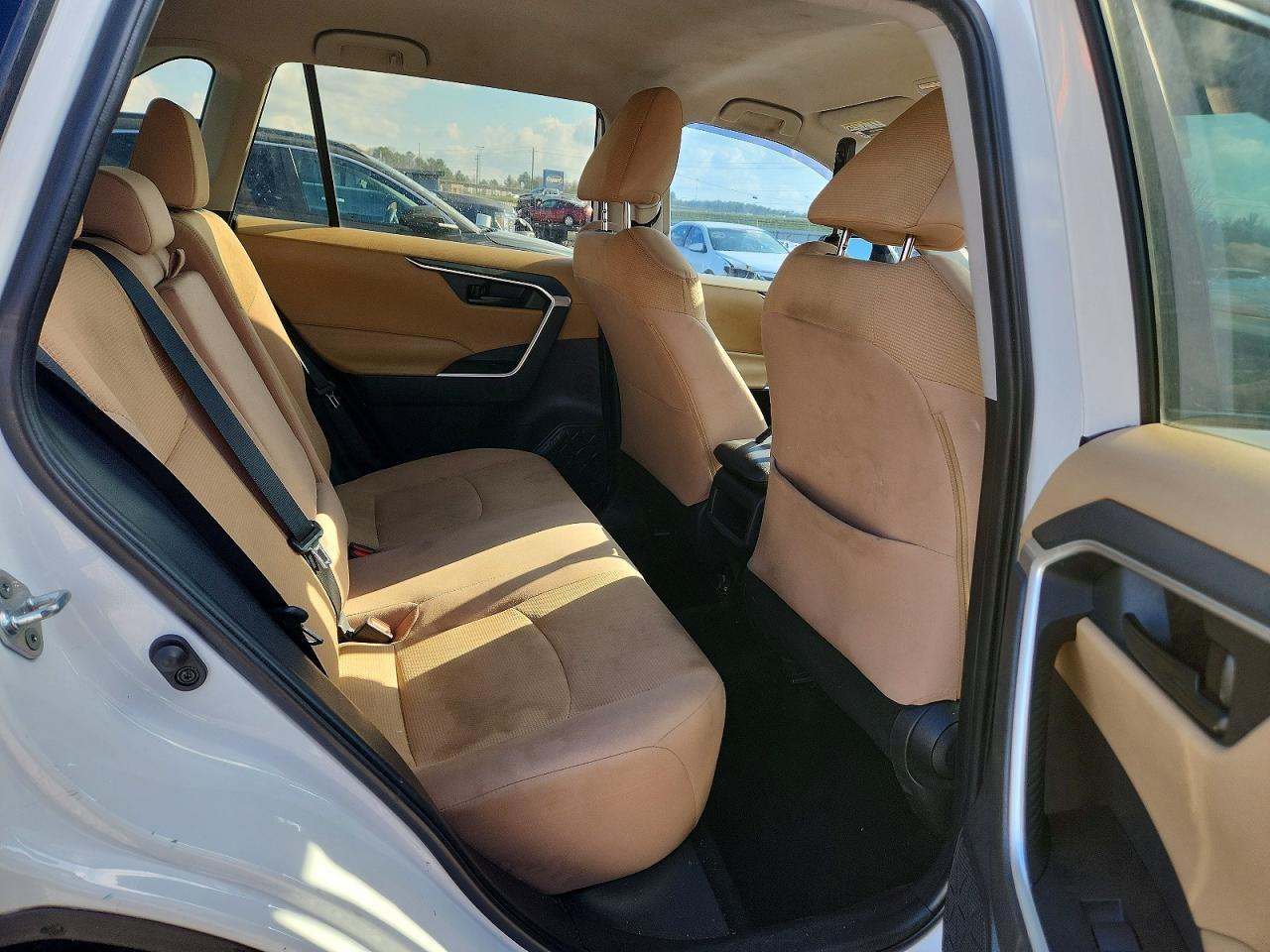 2019 Toyota Rav4 Le - zdjęcie 11