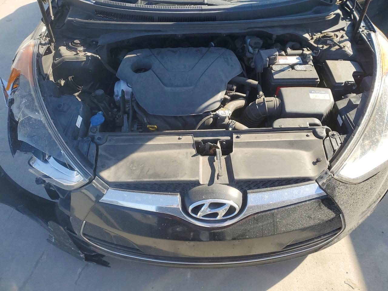 2017 Hyundai Veloster - zdjęcie 11