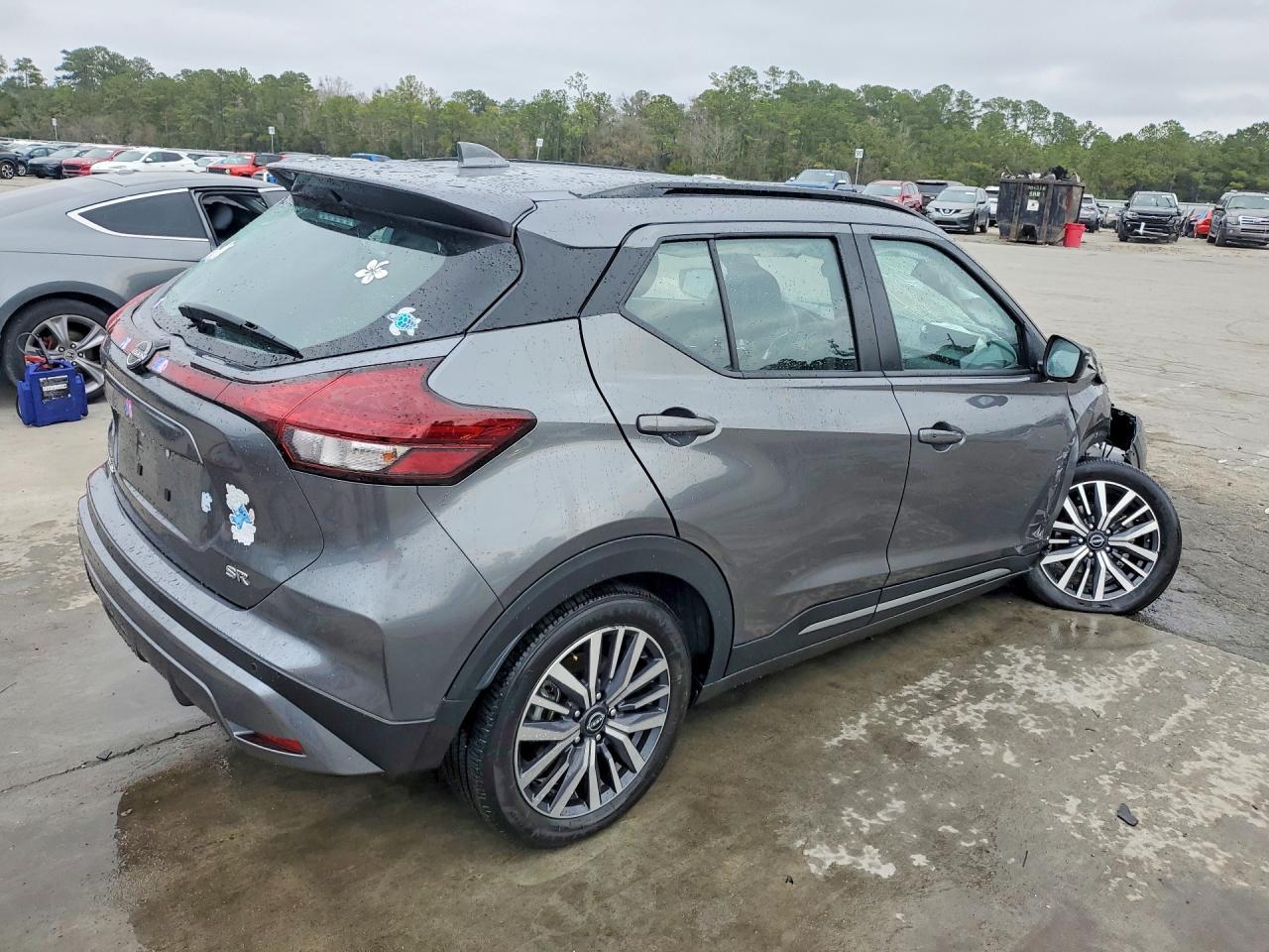 2024 Nissan Kicks Sr - zdjęcie 3