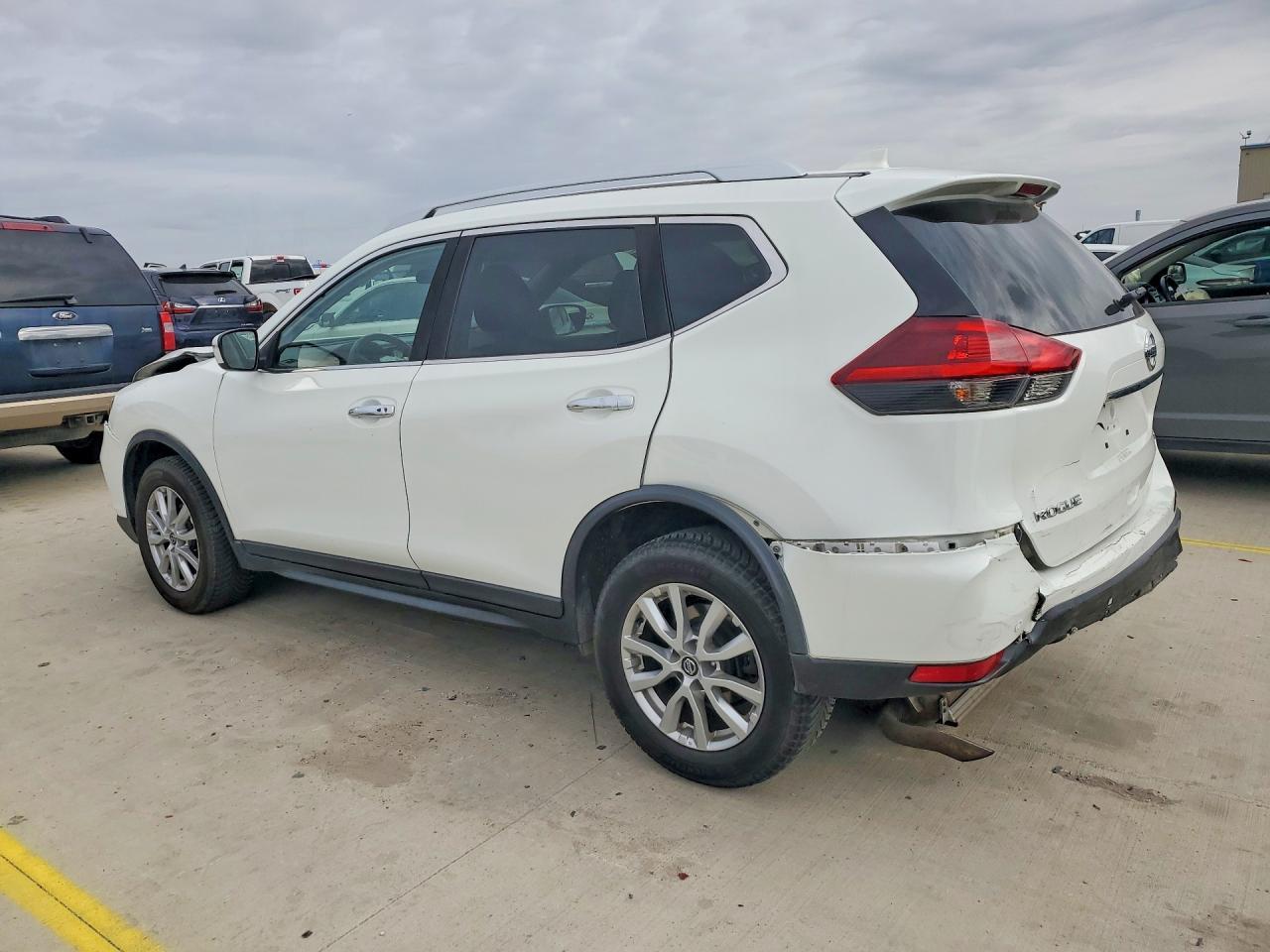2019 Nissan Rogue Sv - zdjęcie 2
