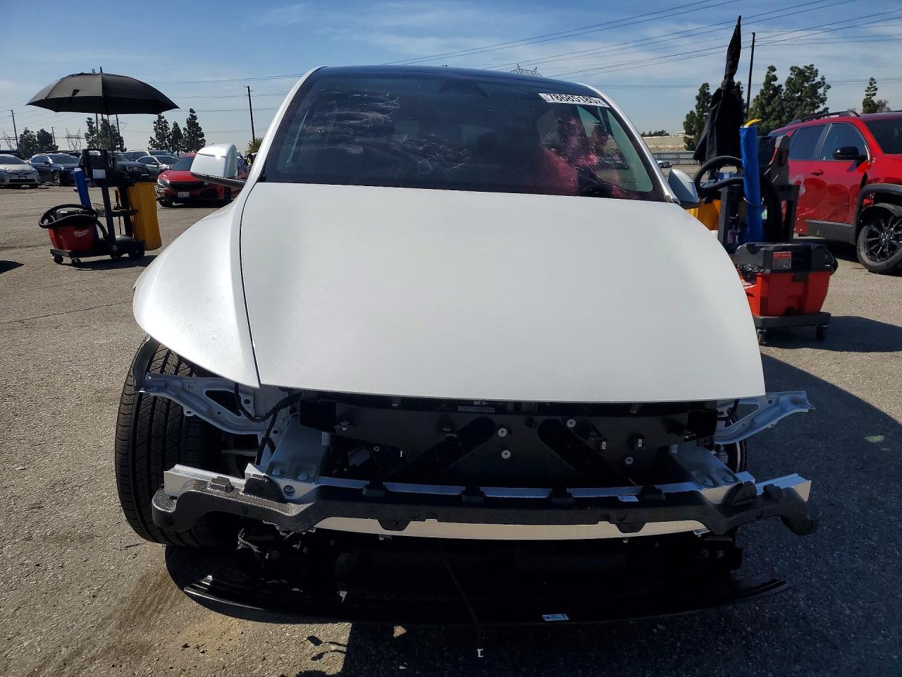 2026 Tesla Model Y - zdjęcie 5