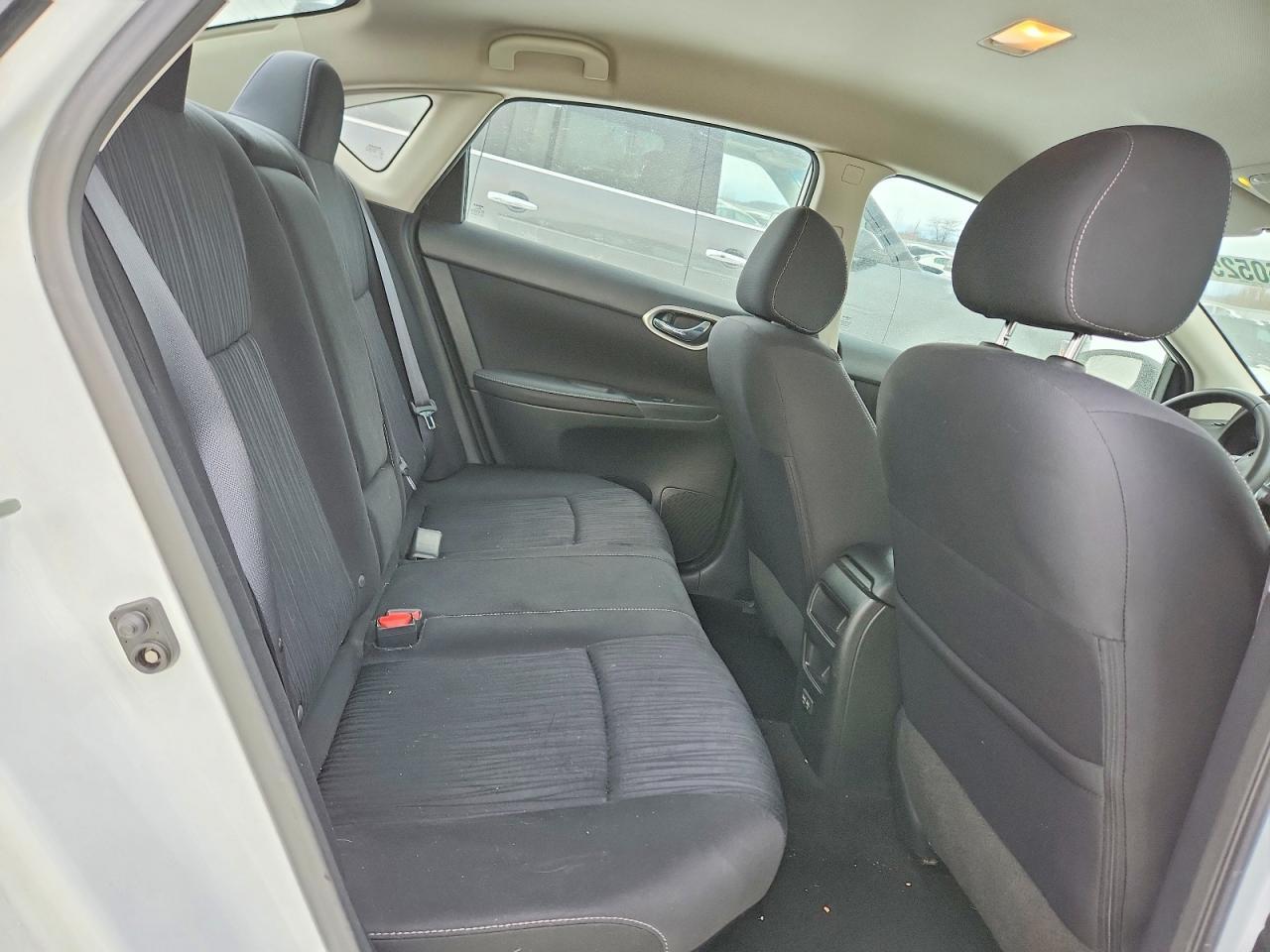 2019 Nissan Sentra S - zdjęcie 19