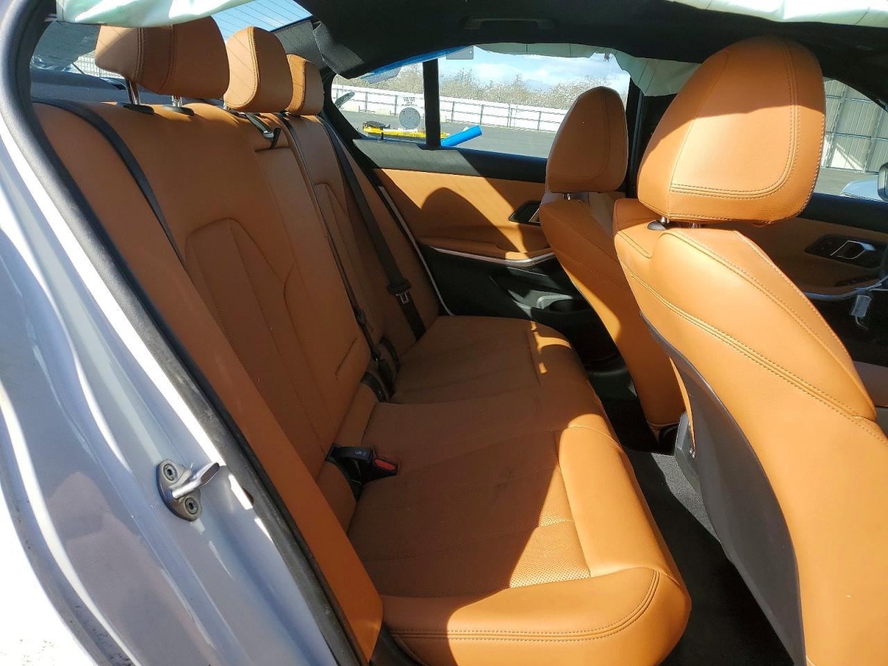 2026 BMW 330Xi - zdjęcie 10