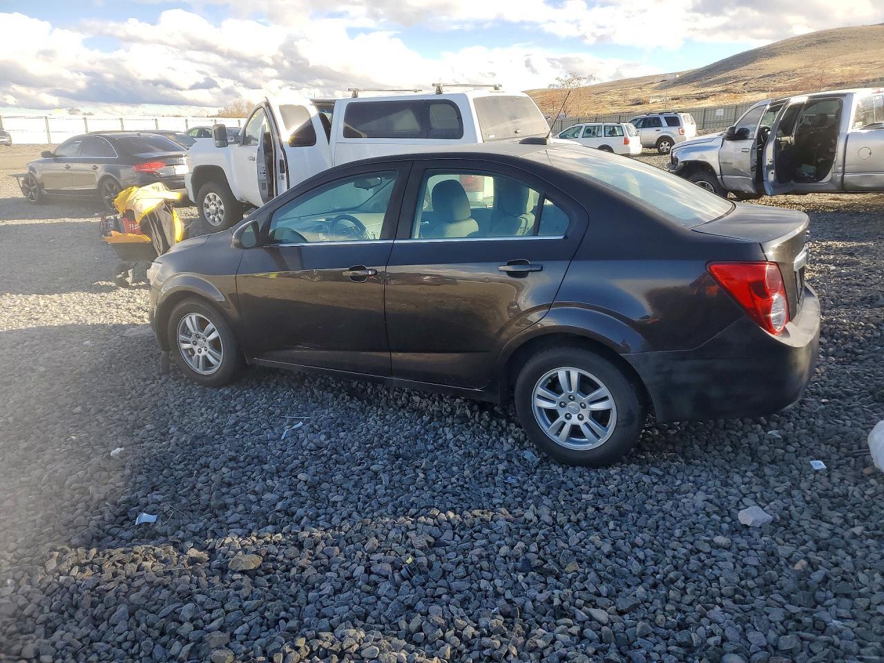 2015 Chevrolet Sonic Lt - zdjęcie 2