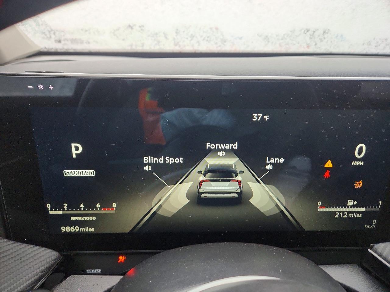 2025 Nissan Kicks Sr - zdjęcie 9