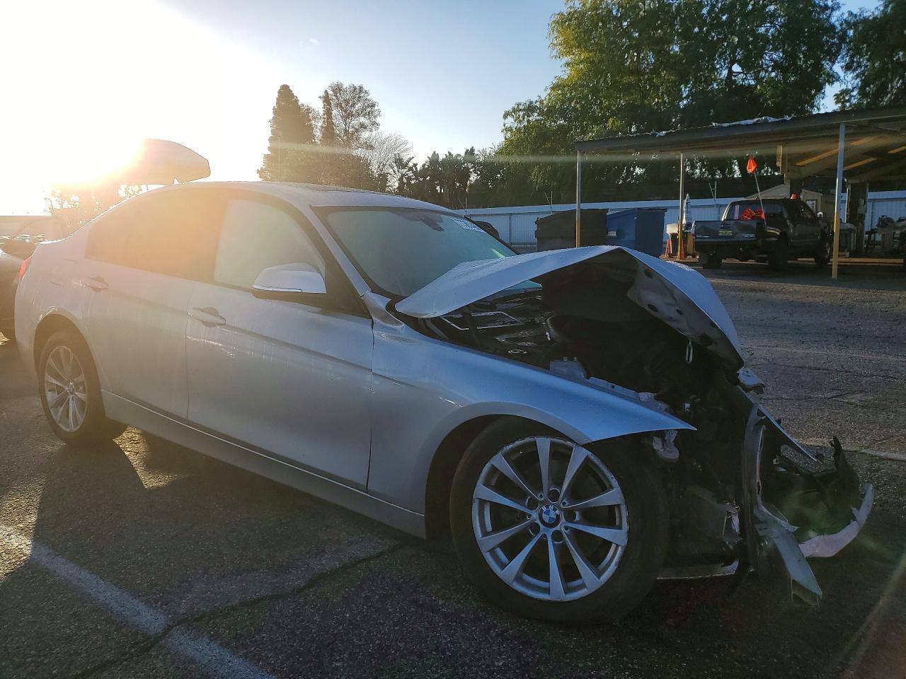 2016 BMW 3 Series - zdjęcie 4