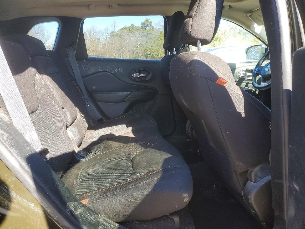 2017 Jeep Cherokee Latitude - zdjęcie 11