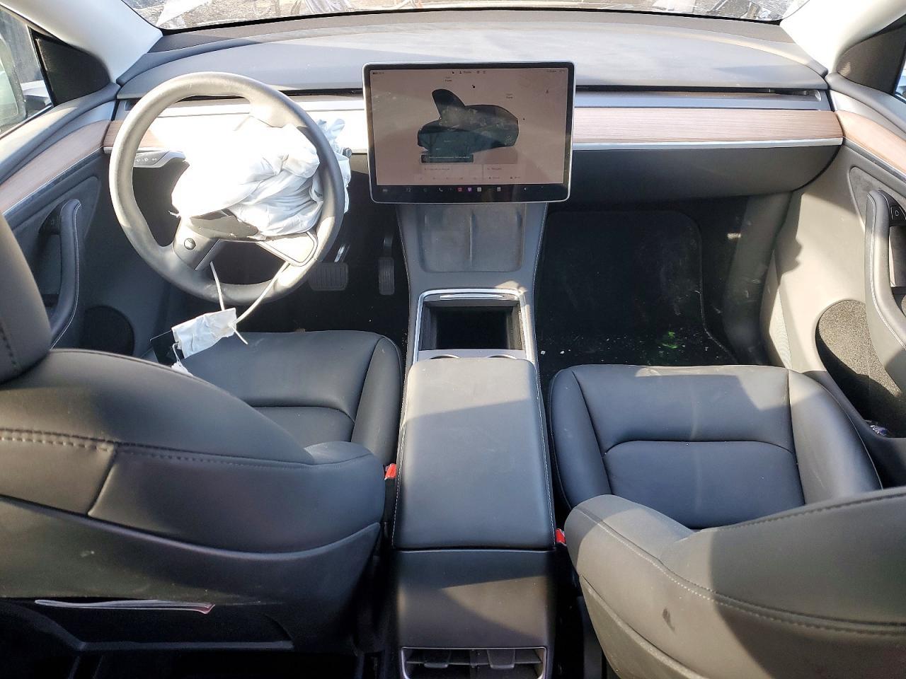 2024 Tesla Model Y - zdjęcie 8