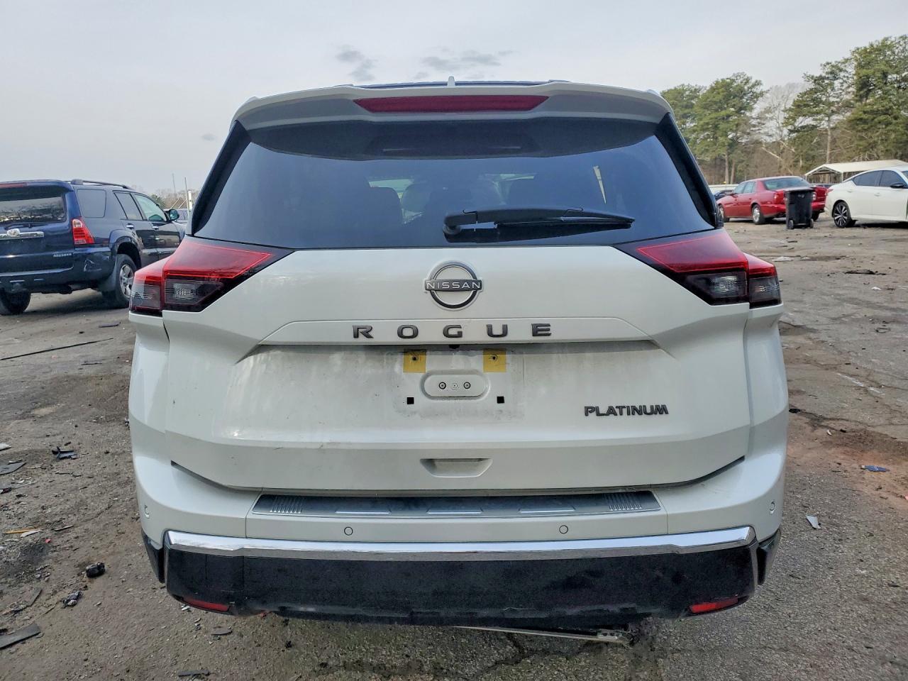 2025 Nissan Rogue Platinum - zdjęcie 6