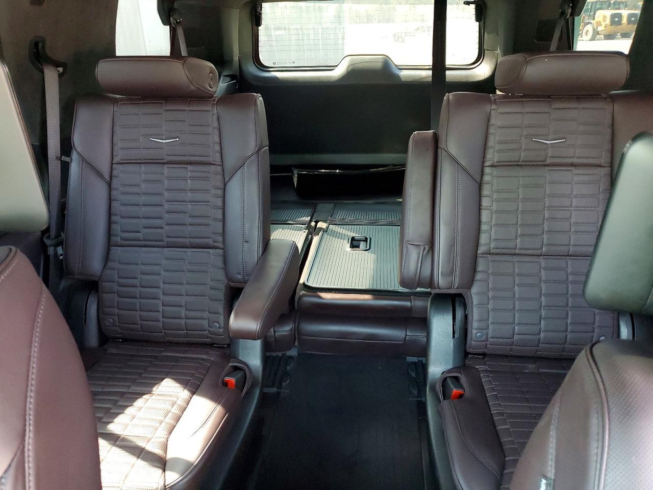 2023 Cadillac Escalade Sport Platinum - zdjęcie 10