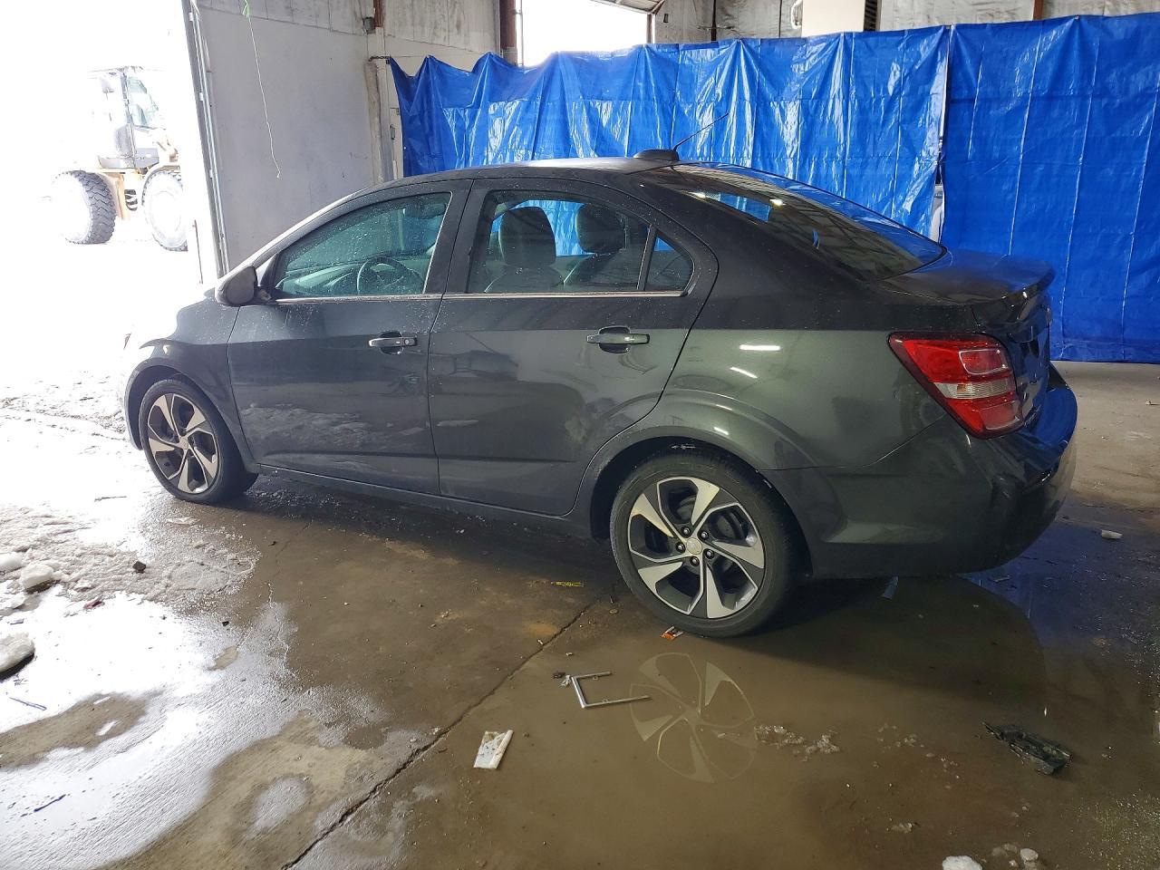 2017 Chevrolet Sonic Premier - zdjęcie 2