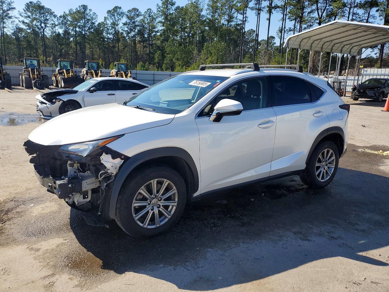 2017 Lexus Nx 200T Base - zdjęcie główne