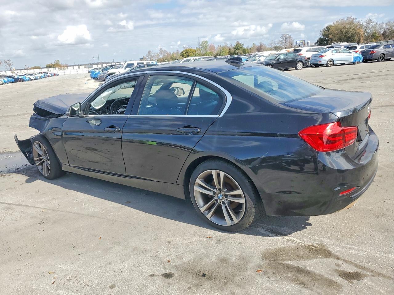 2018 BMW 330 I - zdjęcie 2