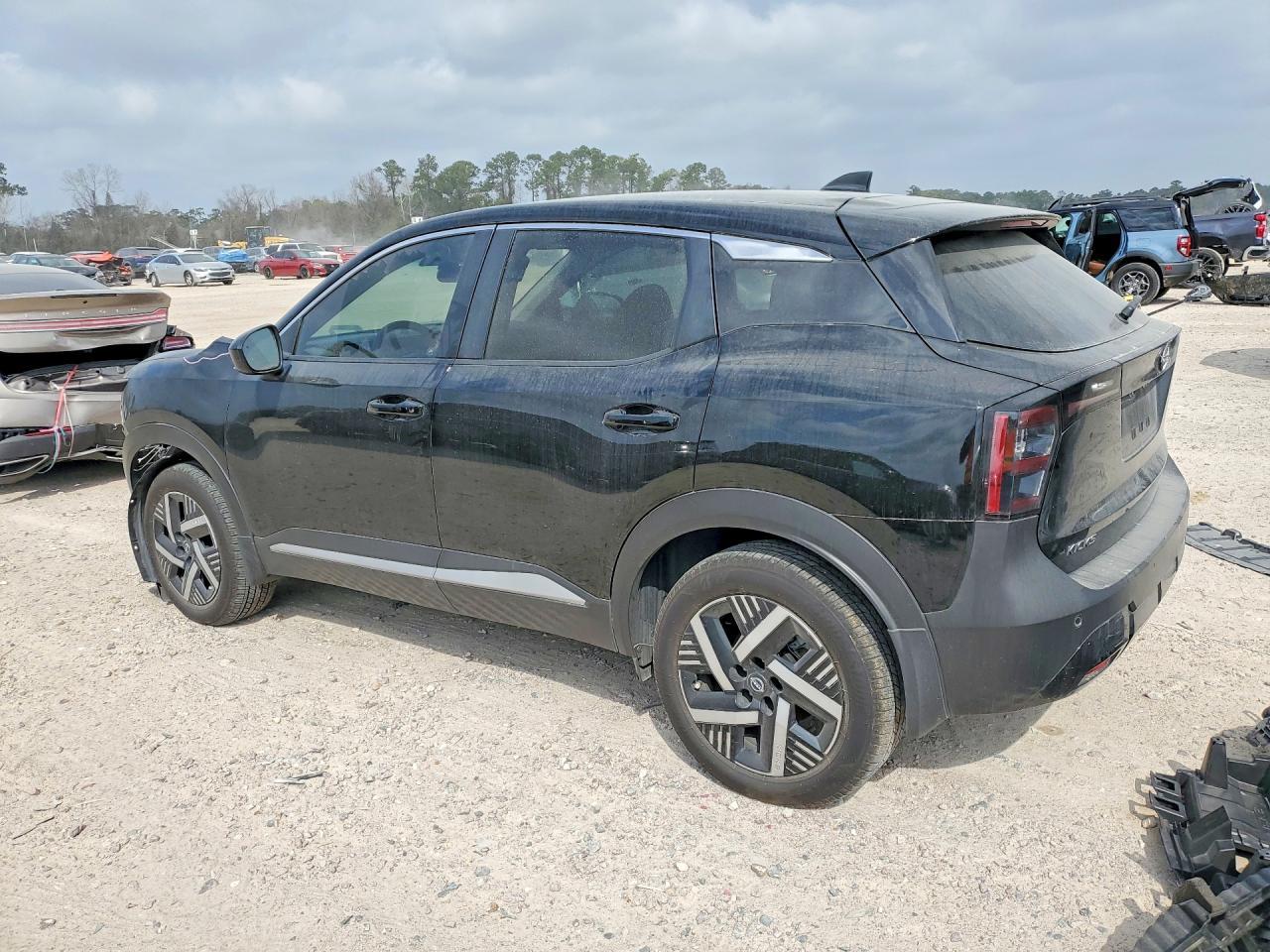 2025 Nissan Kicks Sv - zdjęcie 2