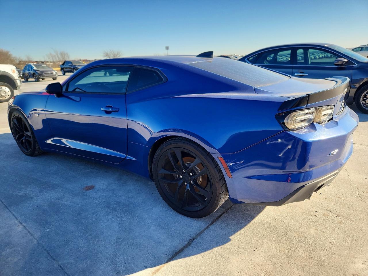 2019 Chevrolet Camaro Ls - zdjęcie 2