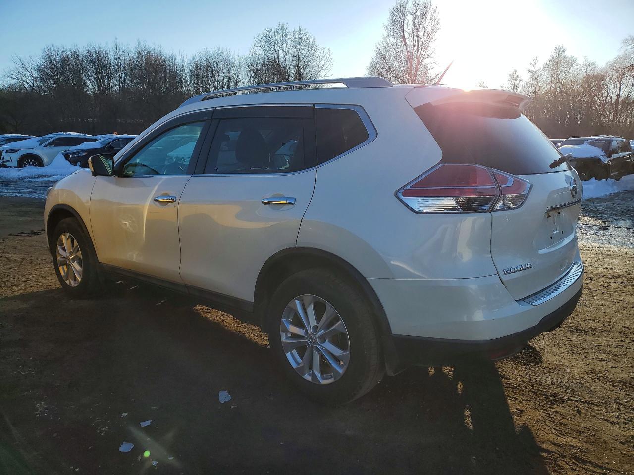 2015 Nissan Rogue S - zdjęcie 2