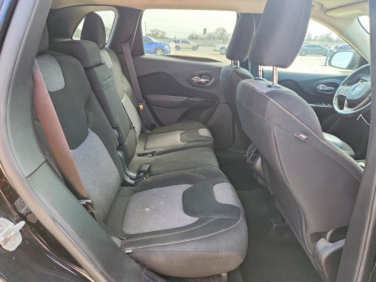 2014 Jeep Cherokee Latitude - zdjęcie 11