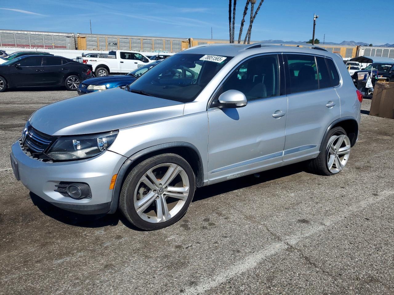 2016 Volkswagen Tiguan S - zdjęcie główne