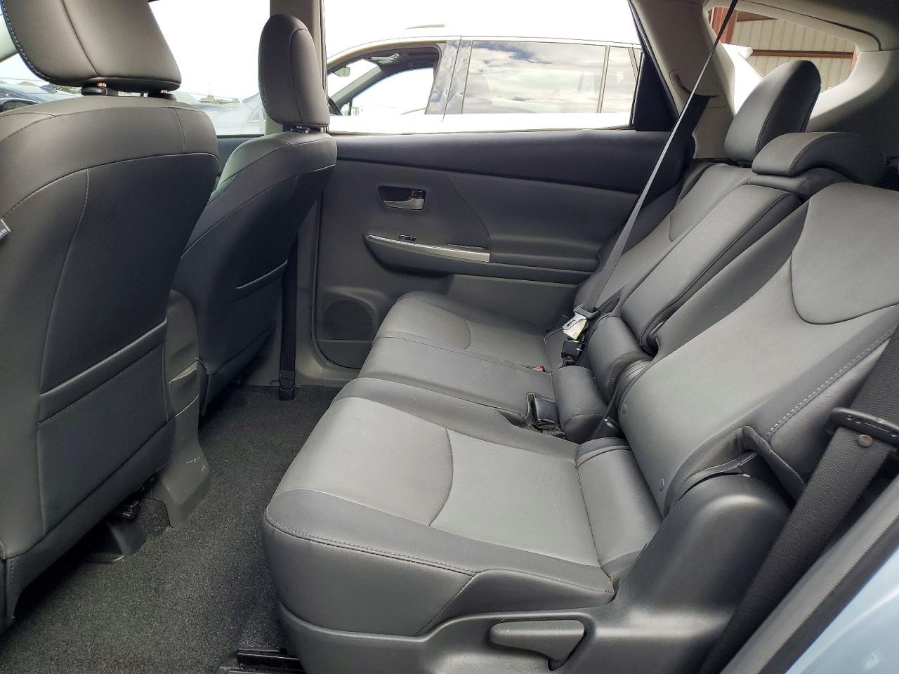 2013 Toyota Prius V Five - zdjęcie 11