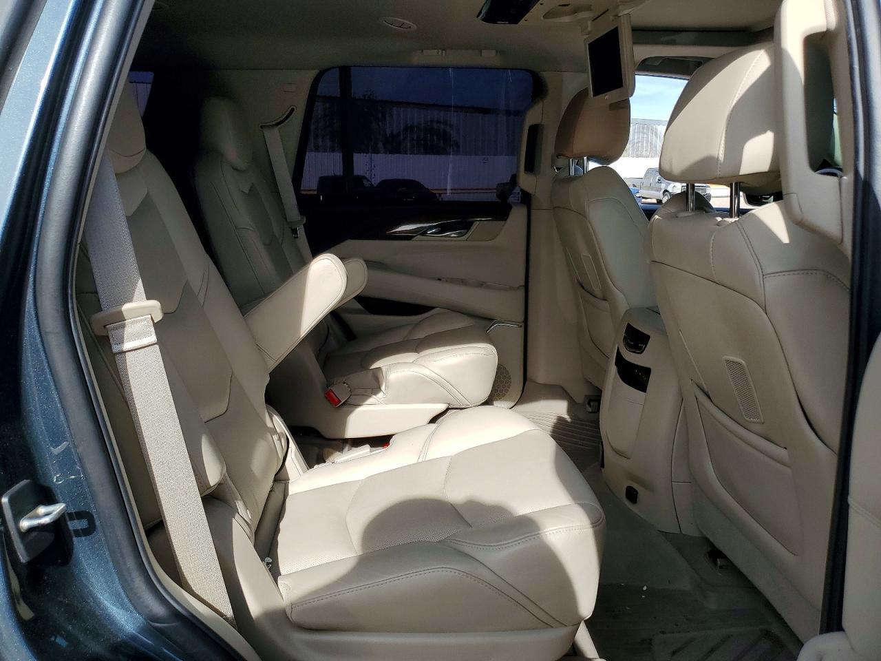 2020 Cadillac Escalade Luxury - zdjęcie 11